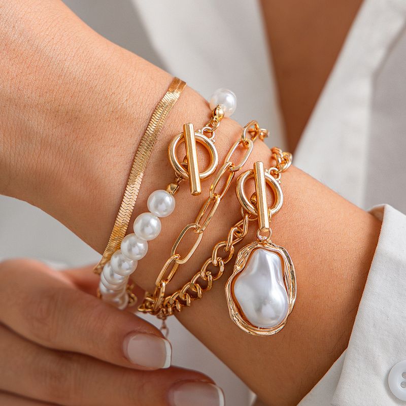 Braccialetto con perle di temperamento a strati, stile Ins, con etichetta appesa per ritratto_voghion.com
