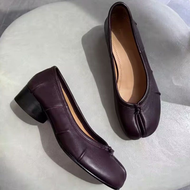 Tabi Split Toe für Frauen 2024 Neue Nische Plissee Ballett Schwein Huf Flacher Mund Bowknot Flache Einzelschuhe_voghion.com