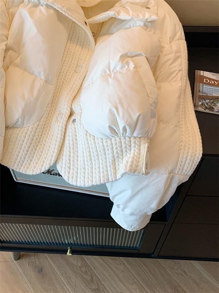 Kurze Pufferjacke mit Strickkragen – Winterweißer Kunstdaunenmantel aus Sherpa-ähnlichem Stoff (S-2XL, schmaler A-Linien-Schnitt)_voghion.com