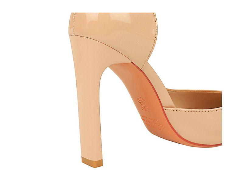 Damenschuhe mit dicken Absätzen, superhohen Absätzen, Lackleder und flacher, seitlich ausgehöhlter quadratischer Spitze_voghion.com