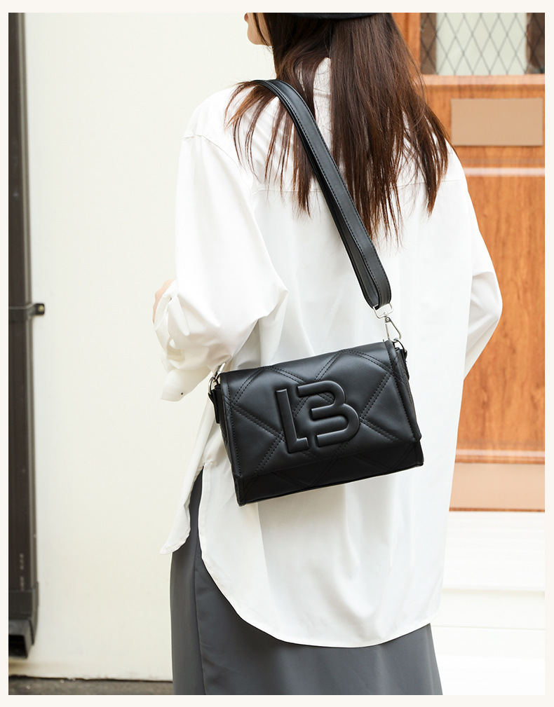 Prodotto di lusso leggero transfrontaliero Borsa a tracolla BIMBAYLOLA in pelle imbottita semplice borsa a tracolla a catena da donna_voghion.com