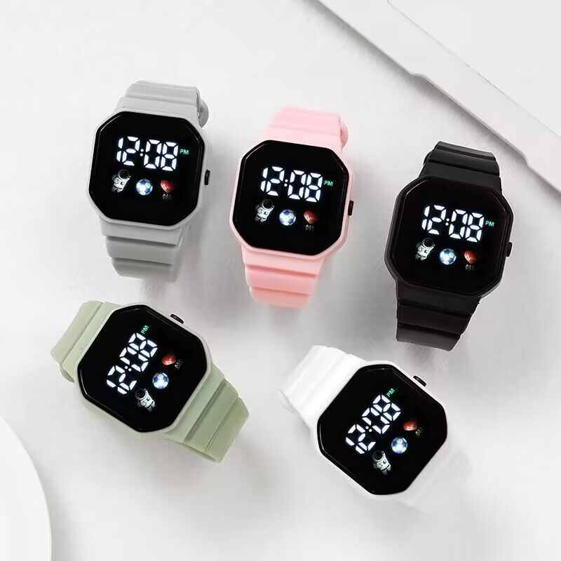 Tech-Savvy für Frauen, Ins High-Value Student Party, einfache Mode Nische Fußball Einhorn wasserdichte elektronische Uhr_voghion.com