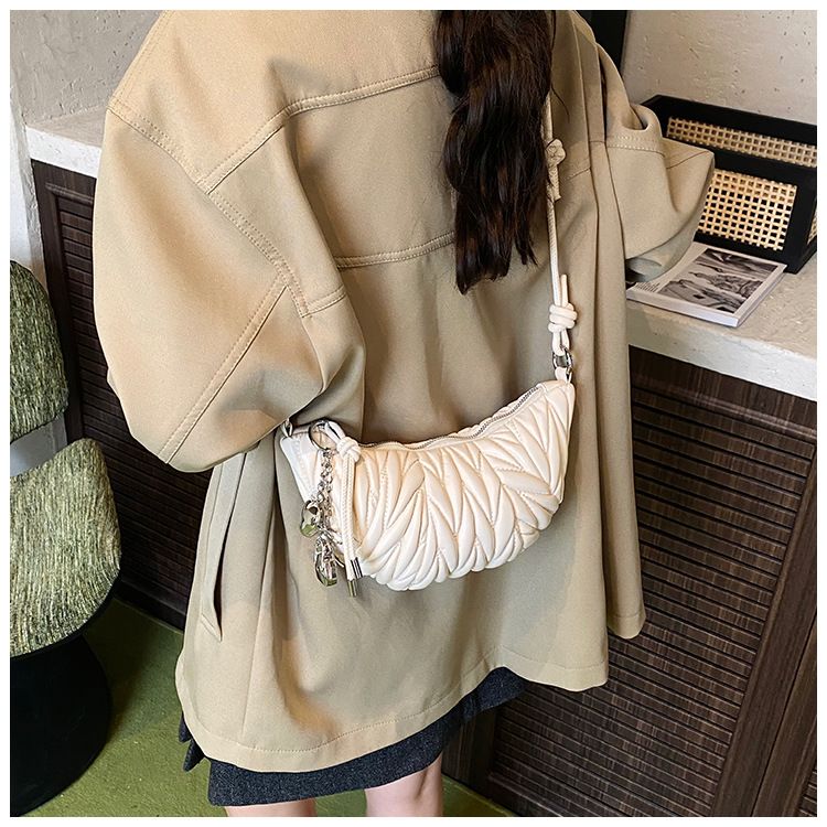 Vintage Diamond Quilted Crossbody Bag For Women, Small PU Shoulder Bag With Detachable Charm, Minimalist Urban Style, Soft Structured Hobo Purse_voghion.com