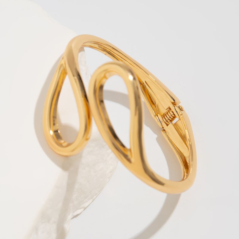 Modisches übertriebenes geometrisches Spiegel-Open-Armband. Design-Sinn-Umarmungs-Doppelring-Armband_voghion.com