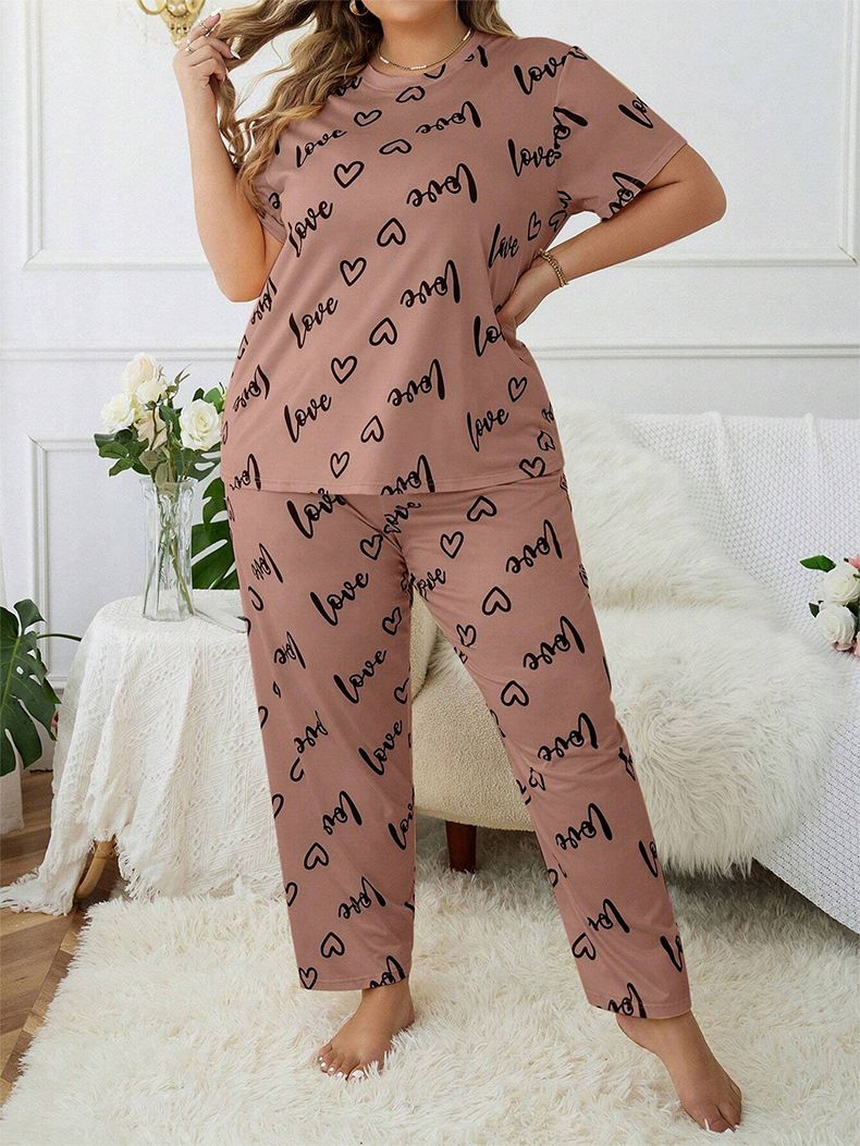 Kadınlar için İç Giyim ve Pijama tarzı ev giyim, büyük beden ve şişman aşk baskılı yuvarlak yakalı kısa kollu pantolon takımı_voghion.com