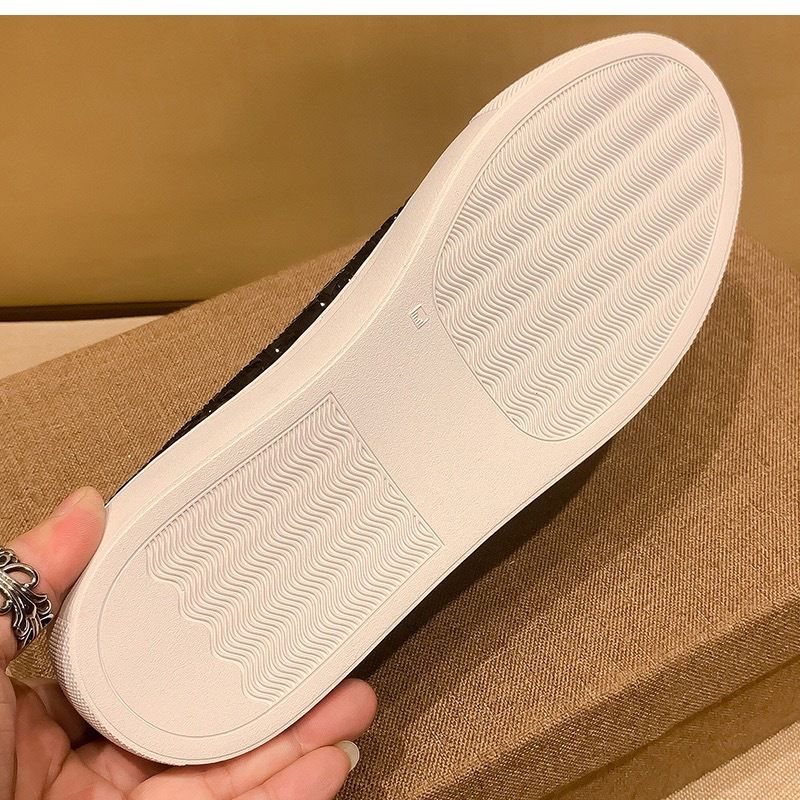 2023 neue Herrenschuhe Lederschuhe Herbsttrendschuhe Slip-On Lazy Schuhe All Match Hohl Casual Lederschuhe Loafer_voghion.com