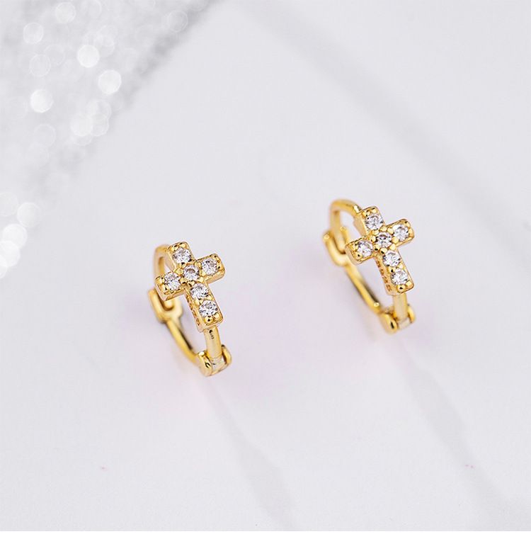 Le piccole donne con fibbia per l'orecchio con croce di diamanti dormono senza temperamento. Commercio all'ingrosso di gioielli con orecchini per orecchie in Corea_voghion.com