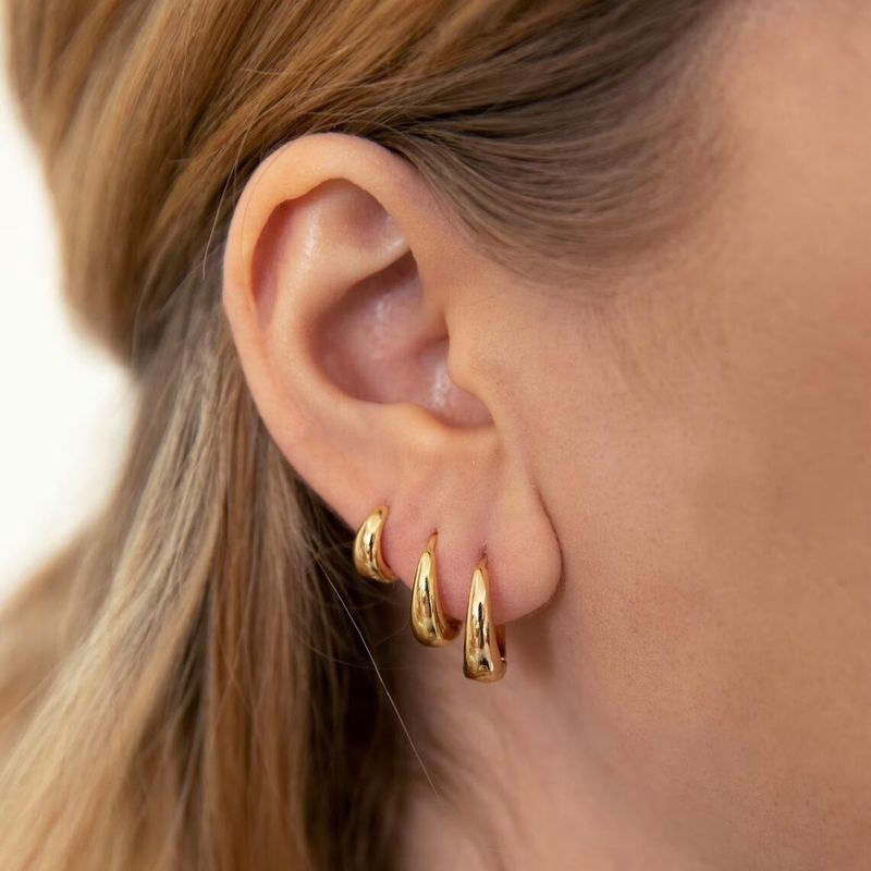 Orecchini in rame INS Fashion per donna, design di lusso Niche Light, clip in zircone con bordo arrotondato, orecchini a cerchio_voghion.com