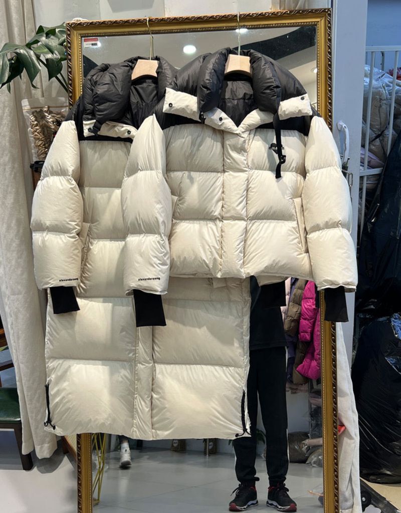 Women's Short Puffer Jacket With Color Block Design, Lightweight Hooded Winter Coat, Warm Duck Down Filling, Casual Streetwear For Petite_voghion.com