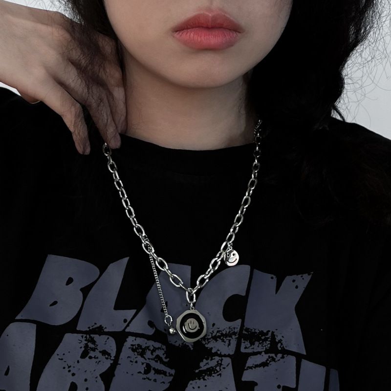 Collana carina a doppio strato con doppia faccia sorridente e una catena con cappuccio in stile cool, accessori di nicchia personalizzati,_voghion.com