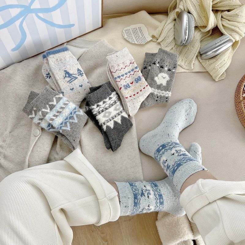 001 001 Vintage Fair Isle Puppy Wool For Women, Autumn And Winter Thickened Warm Gray Mid-Calf Socks, Cute Fuzzy Slouch Socks_voghion.com