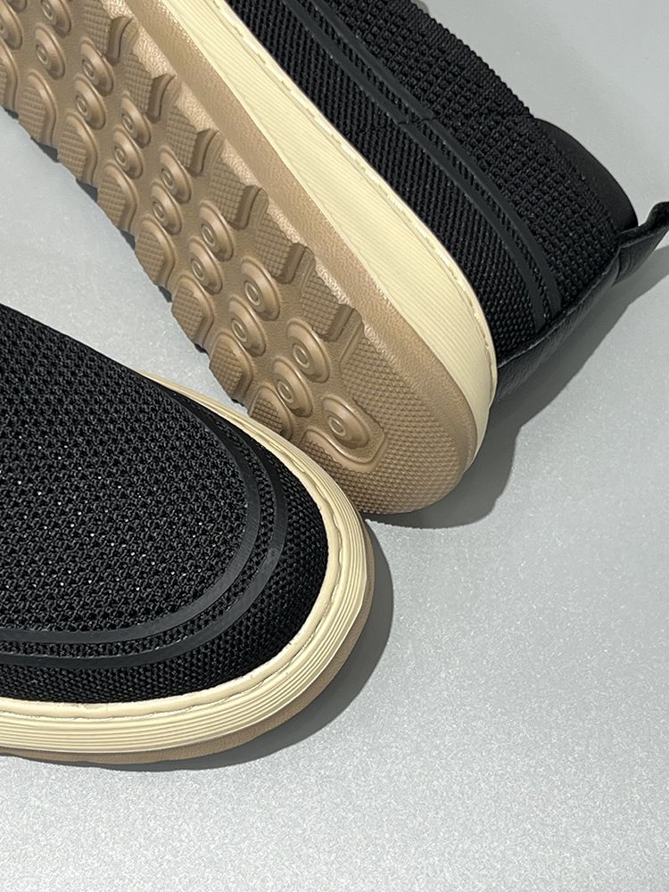 Summer New Breathable Lightweight Thin Casual Soft Sole Slip-On Deodorant Mesh Shoes Men_voghion.com