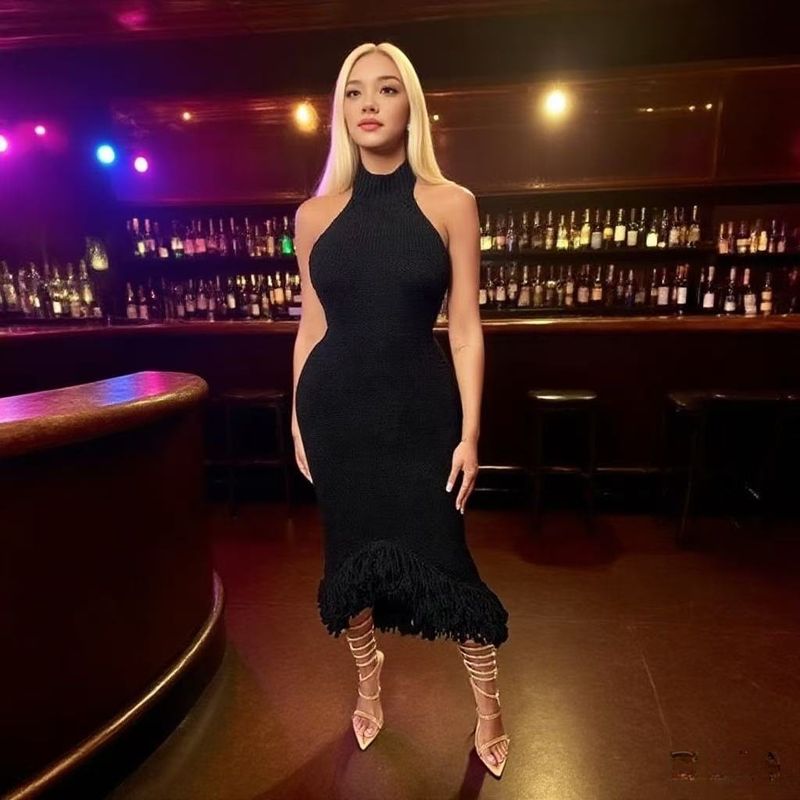 Elegantes, figurbetontes Strickkleid mit rückenfreiem Design und Fransendetails – hohe Taille, Neckholder, sexy Passform für Damen (Beige, Schwarz, Weiß, Rosa)_voghion.com