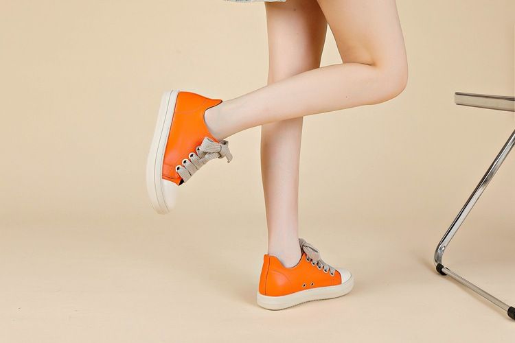 2023 Lacci spessi transfrontalieri europei e americani che cuciono scarpe da donna paio di sneakers_voghion.com