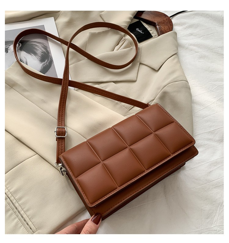 Commercio all'ingrosso di moda transfrontaliera semplice retrò piccola borsa quadrata da donna nuova borsa a tracolla ins con struttura rossa netta per tutto-fiammifero_voghion.com