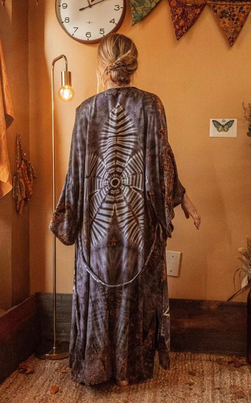 Rayon Beach Cover-Up – Lightweight Sun Protection Kimono With Allover Print (One Size, Dark Gray, Swimwear Wrap, Resort Wear, Bikini Cover)_voghion.com