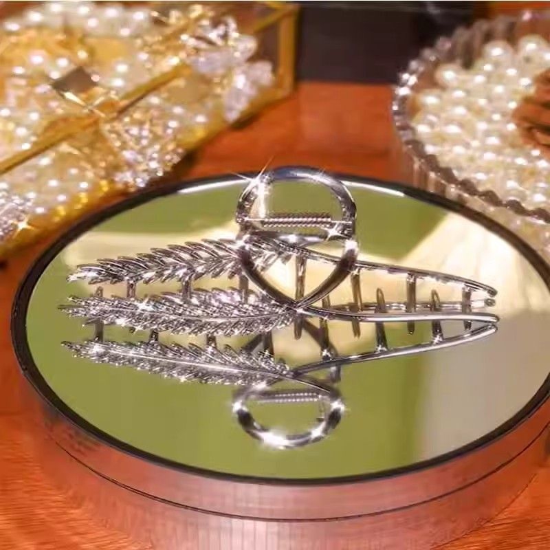 Metal alloy black half edge rhinestone high-end feeling 2023 shark clip, back spoon wheat ear headpiece clip_voghion.com