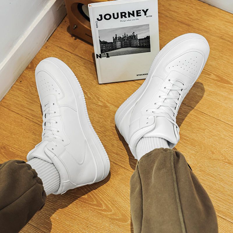 Jesenske i zimske visoke, moderne korejske sportske cipele za 2024., nove muške ležerne, svestrane bijele cipele za muškarce_voghion.com