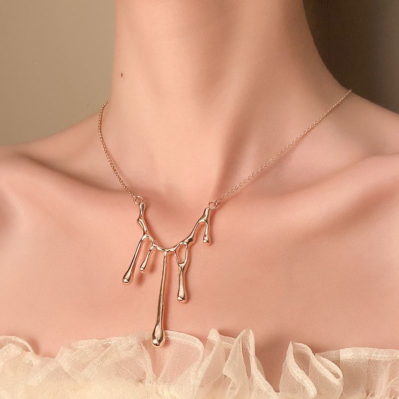 Niche Design Ladies Metal Vento Frio Líquido Lava Pingente Colar Doce Legal Irregular Clavícula Corrente_voghion.com