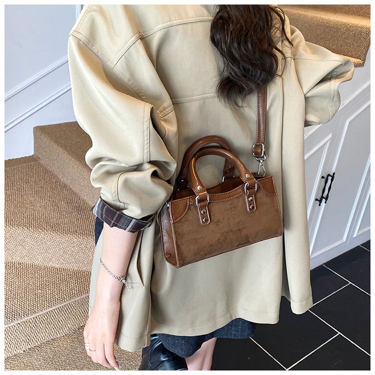 Borsa a mano in pelle scamosciata minimalista per le donne, nuova moda 2025, piccola, quadrata, versatile, a tracolla, per telefono_voghion.com
