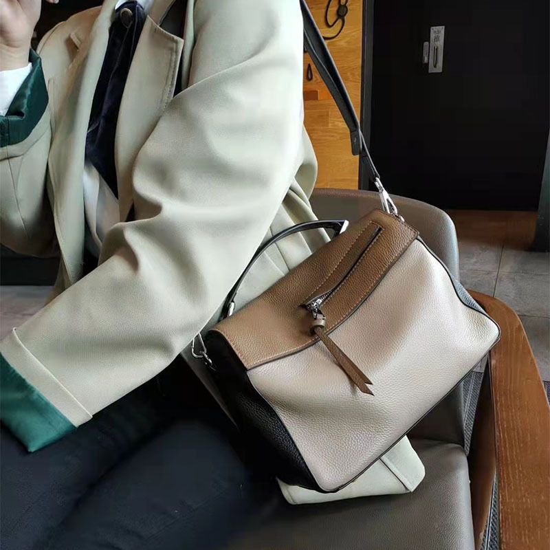 Borsa a tracolla monospalla da donna, versatile, alla moda, di grande capacità, in morbida pelle, con tracolla lunga, nuova, sottobraccio_voghion.com