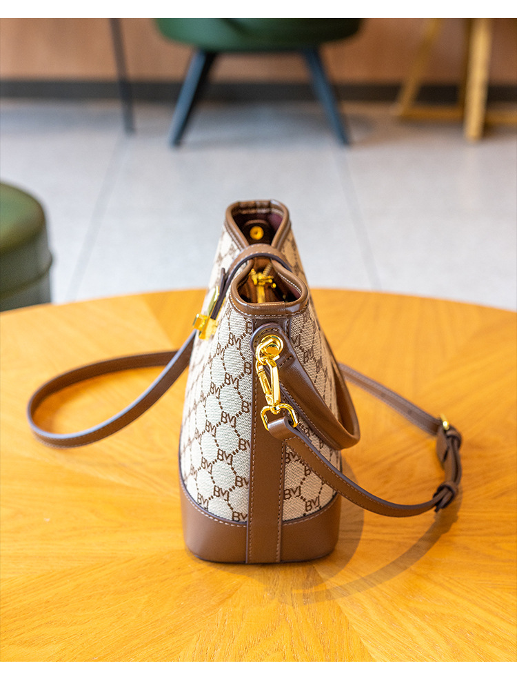 2023 neue Eimer Tasche frauen Tasche Hohe Qualität Original Handheld Kleine Quadratische Tasche Retro Schulter Umhängetasche_voghion.com