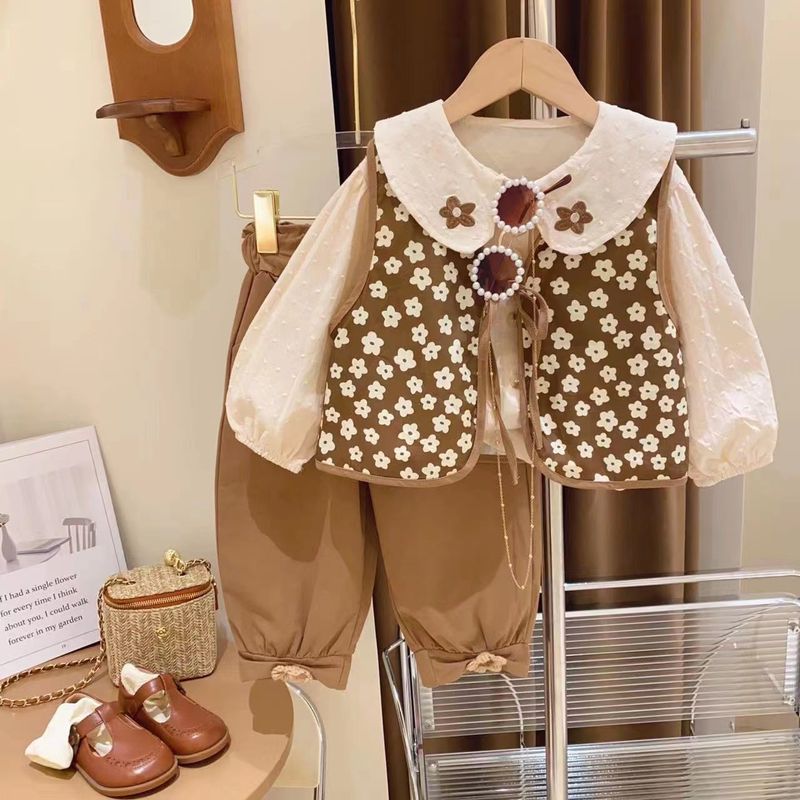 Abbigliamento per bambini, top con colletto da bambola per bambine, più pantaloncini a fiori, set da tre pezzi_voghion.com
