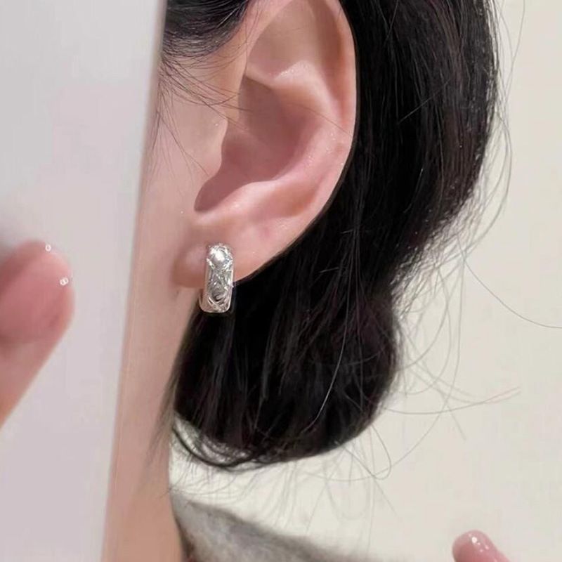 Orecchini trapuntati di alta qualità per donna, stile leggero, eleganti cerchi in metallo dorato_voghion.com