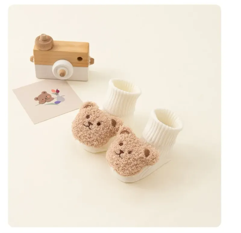 Meias de bebê fofas de urso de desenho animado para meninos e meninas, meias de inverno de algodão macio com sola antiderrapante para recém-nascidos, meias grossas e quentes para crianças_voghion.com
