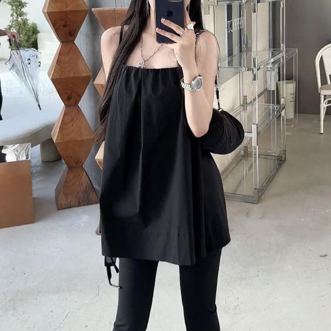 Ensemble été 2025 style coréen élégant : débardeur épaules dénudées et pantalon évasé taille haute._voghion.com