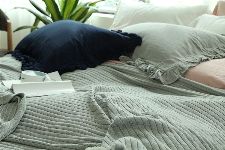 Lätt lyxig nordisk enkel helbomull svart tylbollfilt hotell hemvistelse sovrum ullfilt sängöverkast_voghion.com