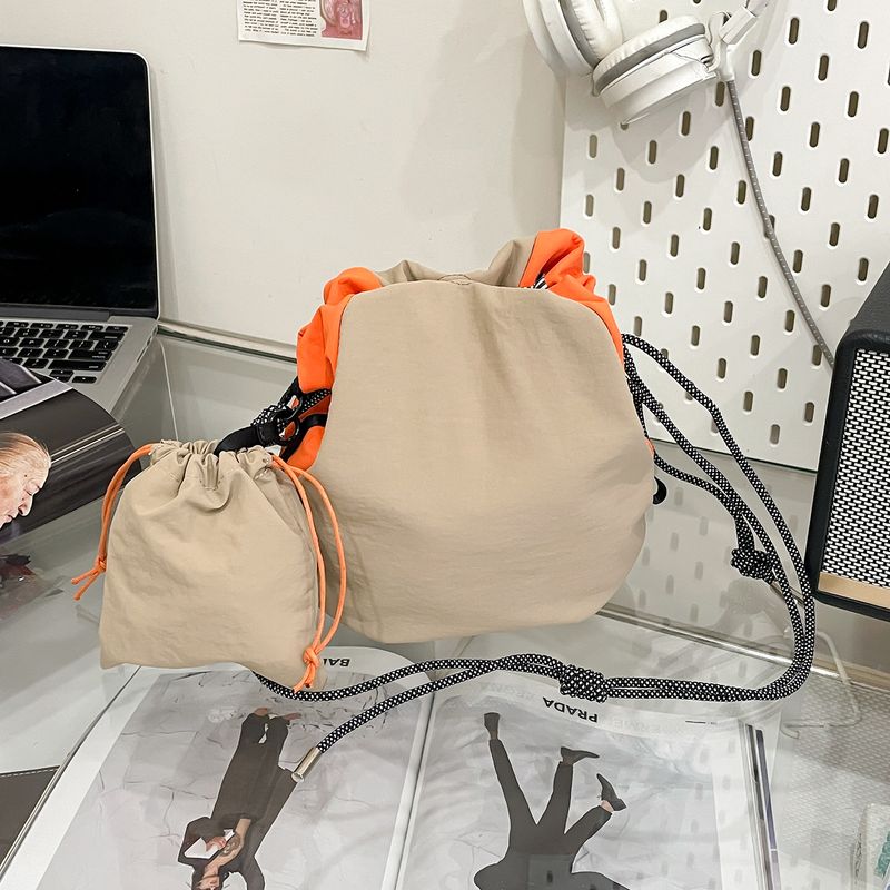 Borsa a tracolla semplice da donna con monospalla, con coulisse e secchiello versatile, nuova moda 2025, color-block_voghion.com