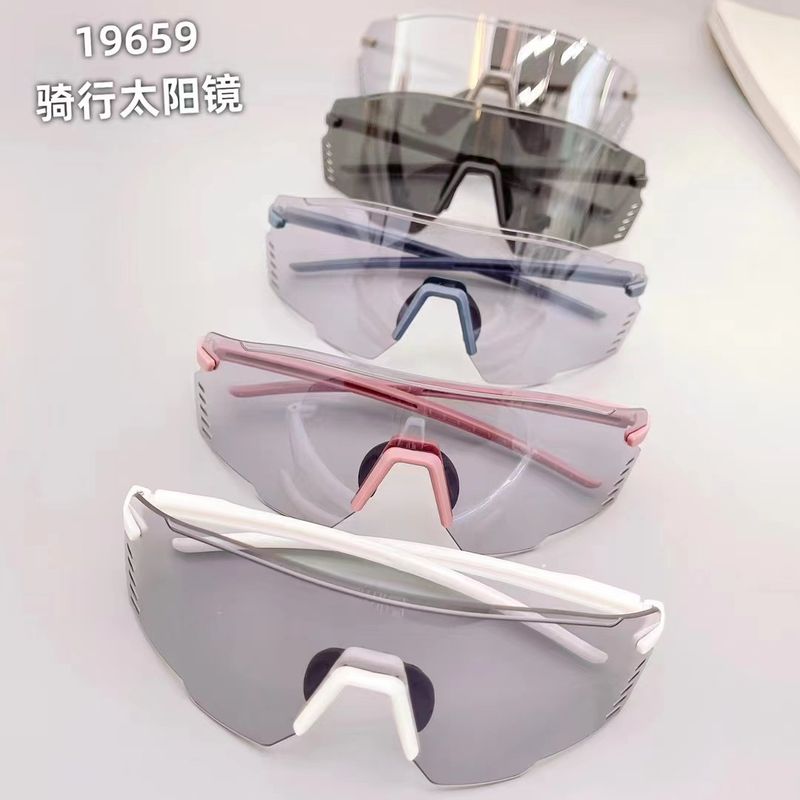 2024 New Men's Women's Mountaineering Riding Fashionable Personalized One Piece Large Frame Goggles Windproof and_voghion.com