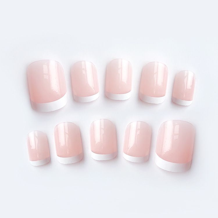 Tina Products Fałszywe łatki na paznokcie 24 sztuki w pudełku Krótkie francuskie_voghion.com