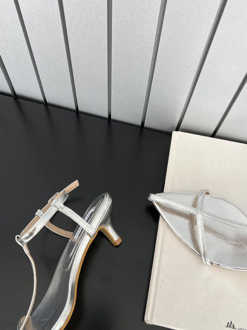 Itin universalūs korėjietiškos versijos smailūs ploni sandalai su tiesiomis plonomis linijomis ir žemu kulnu su 3 cm sagtimi Romano dirželiu_voghion.com