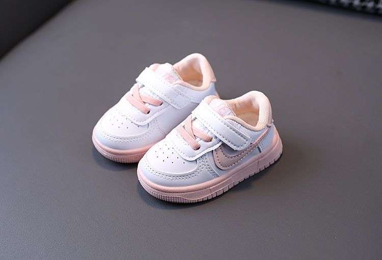Chaussures de marche blanches pour enfants, version coréenne du printemps-automne 2024, chaussures de sport pour hommes et femmes, chaussures pour bébé_voghion.com