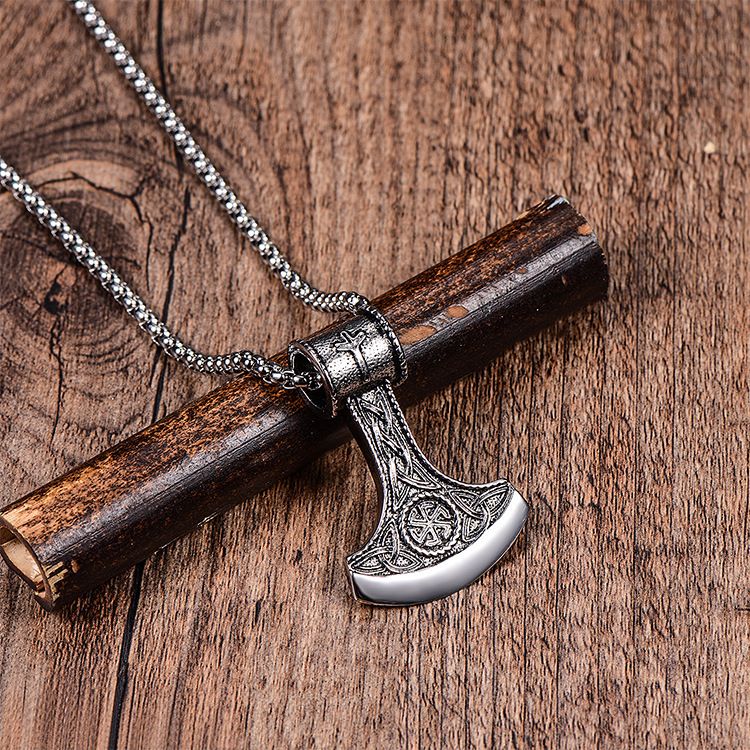 Collana in titanio con testo incrociato personalizzato e catena in acciaio_voghion.com