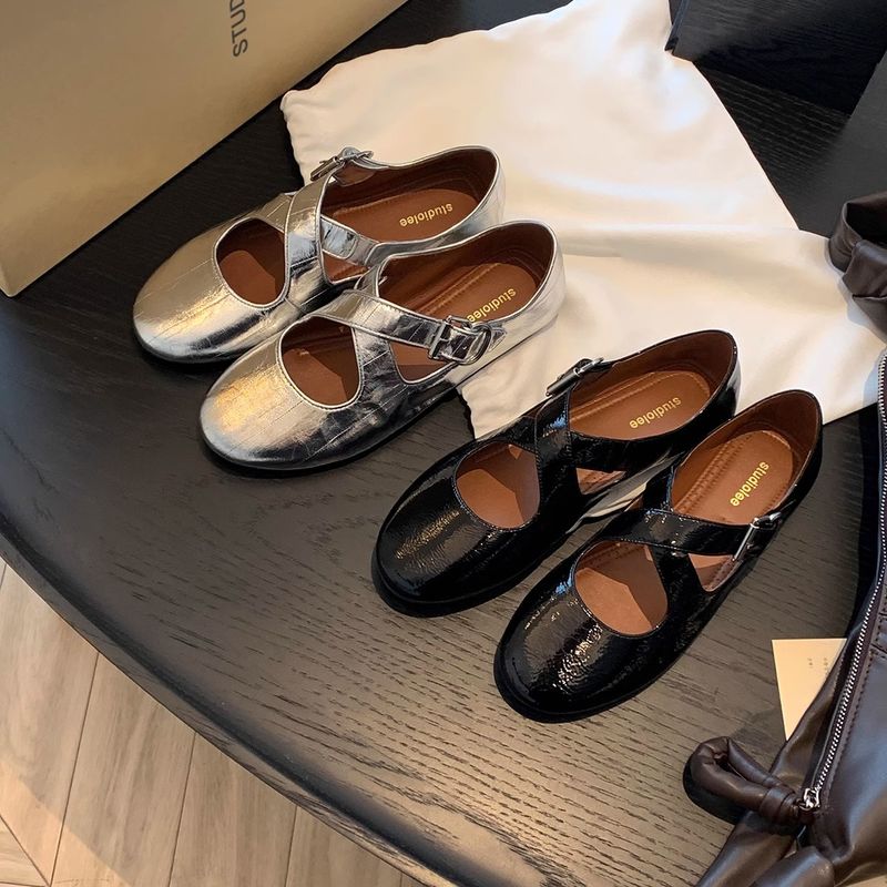 Scarpe singole indossabili Four Seasons 2025, nuove Mary Jane da donna con cinturino incrociato, punta tonda e argento, suola piatta e bassa_voghion.com