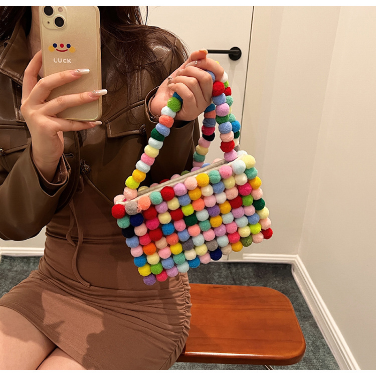 Nepal Colored Cross Shoulder Dammode Regnbågsboll Plysch mångsidig liten fyrkantig väska_voghion.com