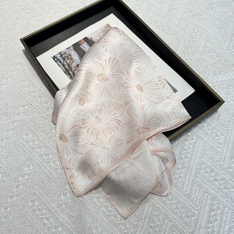 Nuova sciarpa quadrata piccola da 53 cm con stampa rosa alla moda per donna, versatile e di alta qualità, in 100% seta di gelso_voghion.com