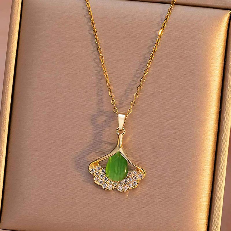 Titanium steel does not fade necklace Europe and the United States shell butterfly fishtail moon light luxury clavicle chain all senior sense necklace_voghion.com