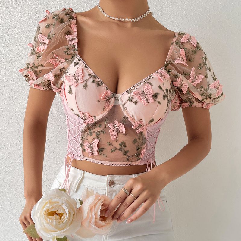 Maglietta da donna a maniche corte con scollo a V e ricami a farfalla, in rete trasparente con cuciture, slim fit_voghion.com