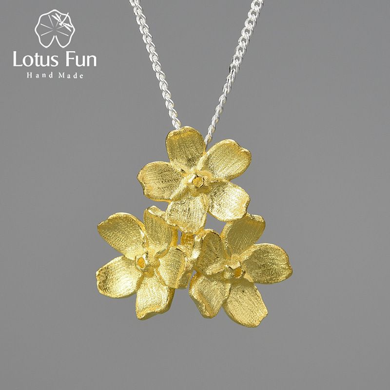 Ciondolo da donna fresco disegnato a mano_voghion.com