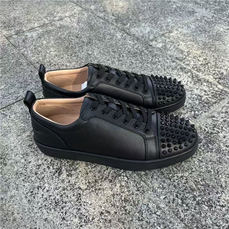 Scarpe con suola rossa 2025 per uomo e donna, stile casual nero con lacci, versatili scarpe con rivetti_voghion.com