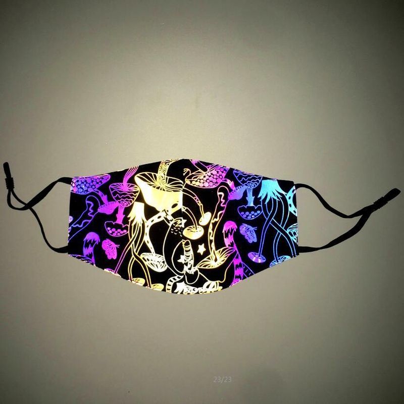 Schlangenhautmuster Pilzdruck Bunte reflektierende modische im Dunkeln leuchtende Gesichtsmaske_voghion.com
