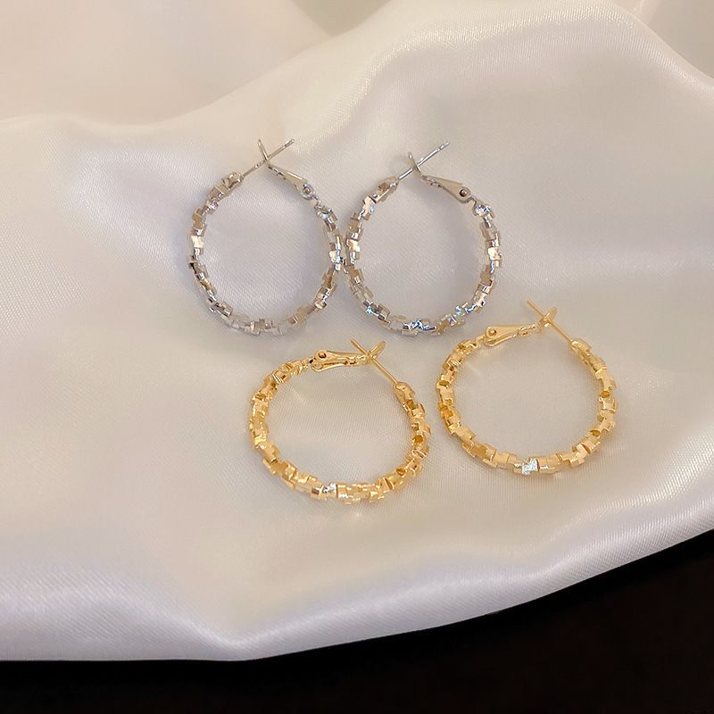 Pendientes de círculo geométrico de diseño simple y moderno, pendientes de personalidad versátiles para viajeros_voghion.com