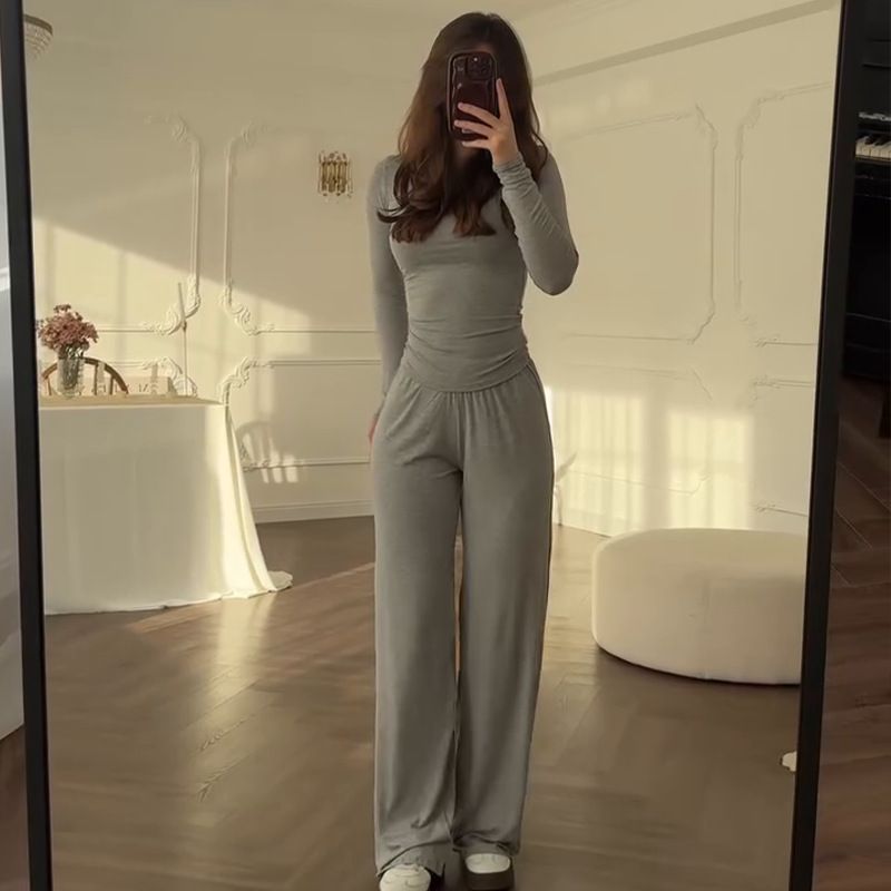Kadın Geniş Paça Pantolon Takımı - İş ve Günlük Kullanım İçin Şık Yuvarlak Yaka Üst ve Dökümlü Pantolon_voghion.com