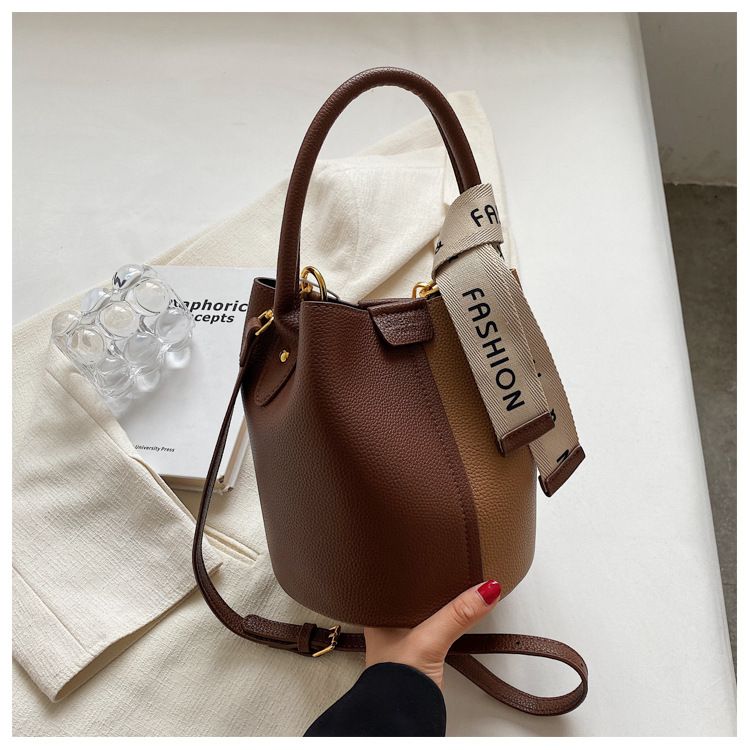 Borsa a tracolla da ascella di alta qualità, con design a blocchi di colore, da donna, con secchiello portatile, 2025_voghion.com