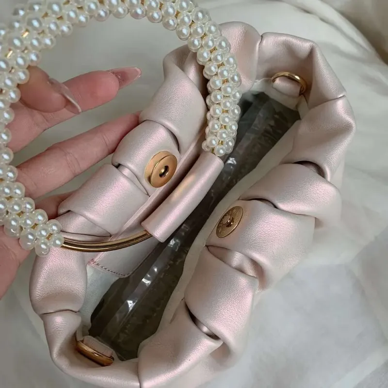 Designer 2025 Mode Perle Griff Frauen Abendessen Kupplung Geldbörse Handtaschen Design Damen Platz Umhängetaschen Weibliche Kleine_voghion.com
