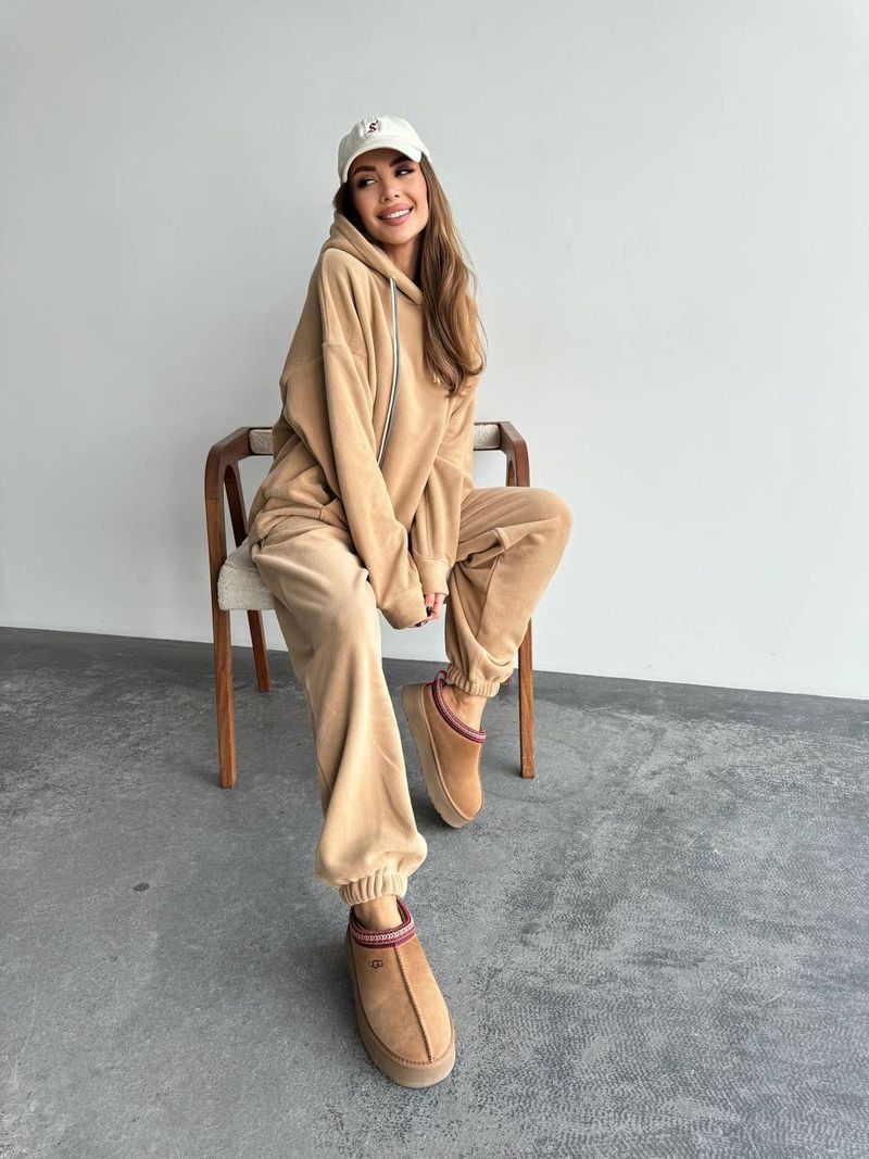 Conjunto de sudadera con capucha extragrande y pantalón jogger para mujer - Conjunto de dos piezas con forro polar en gris y caqui | Comodidad con cordón y estilo urbano_voghion.com